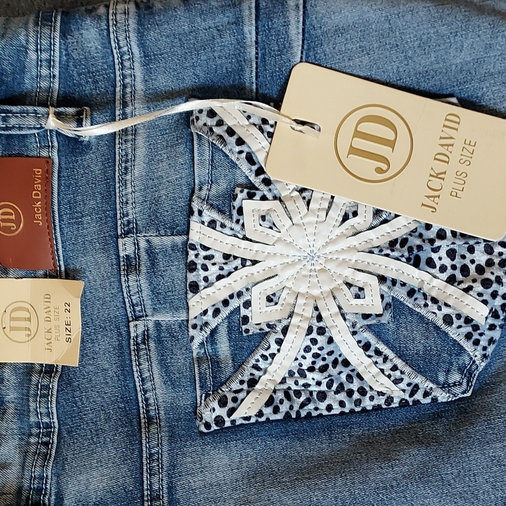 NWT Jack David Plus Size Blue Medium Wash Jeans with Decorated Pockets Size 22 - Picture 3 of 11